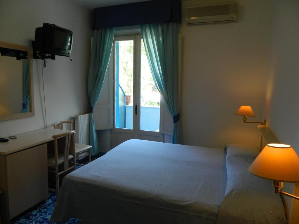 Hotel Villa Hermosa Ischia Luaran gambar